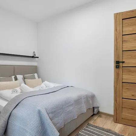 Stylowy Z Balkonem W Spokojnej Okolicy By Renters شقة شكلارسكا بوريبا
